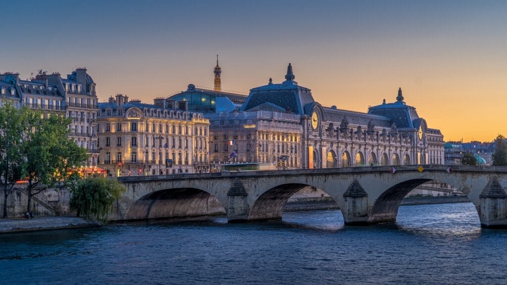 Musee d'Orsay and the Seine